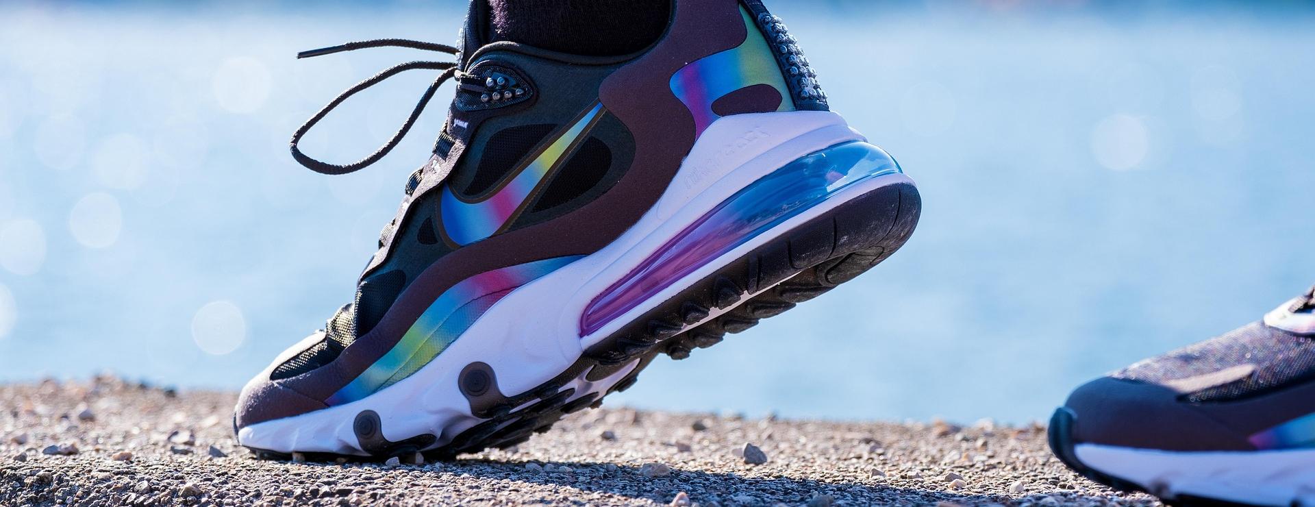 Magasin De Chaussures D'Extérieur -Magasin De Chaussures D'Extérieur shoes 5379215 1920